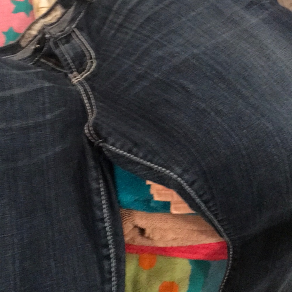 Buckle capris - Picture 3 of 3